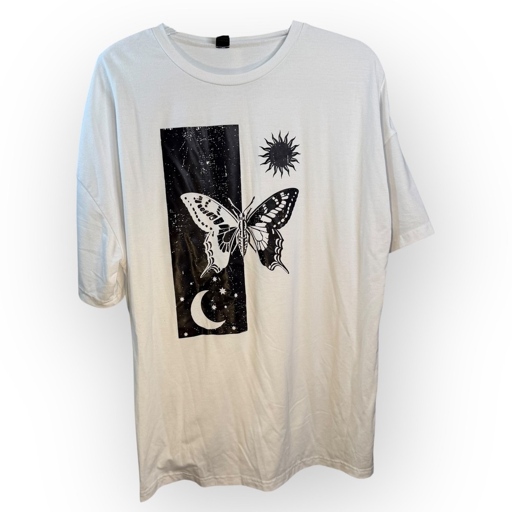 SHEIN Graphic T-Shirt Butterfly Sun Moon Celestial Print Oversized L‎
